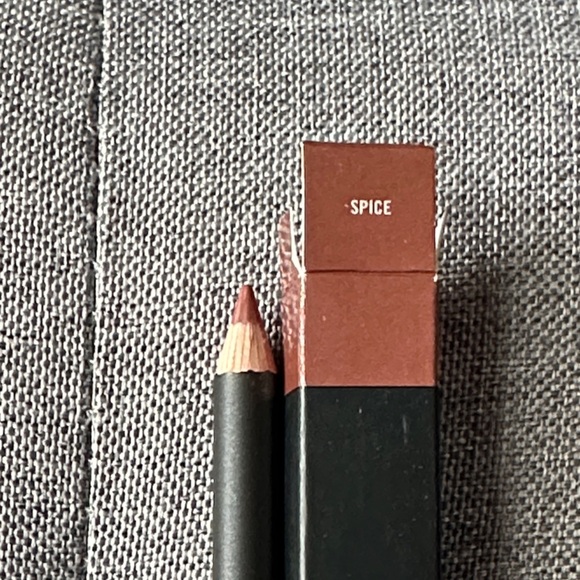 Lot/4 MAC Lip Pencils NEW - Picture 6 of 6